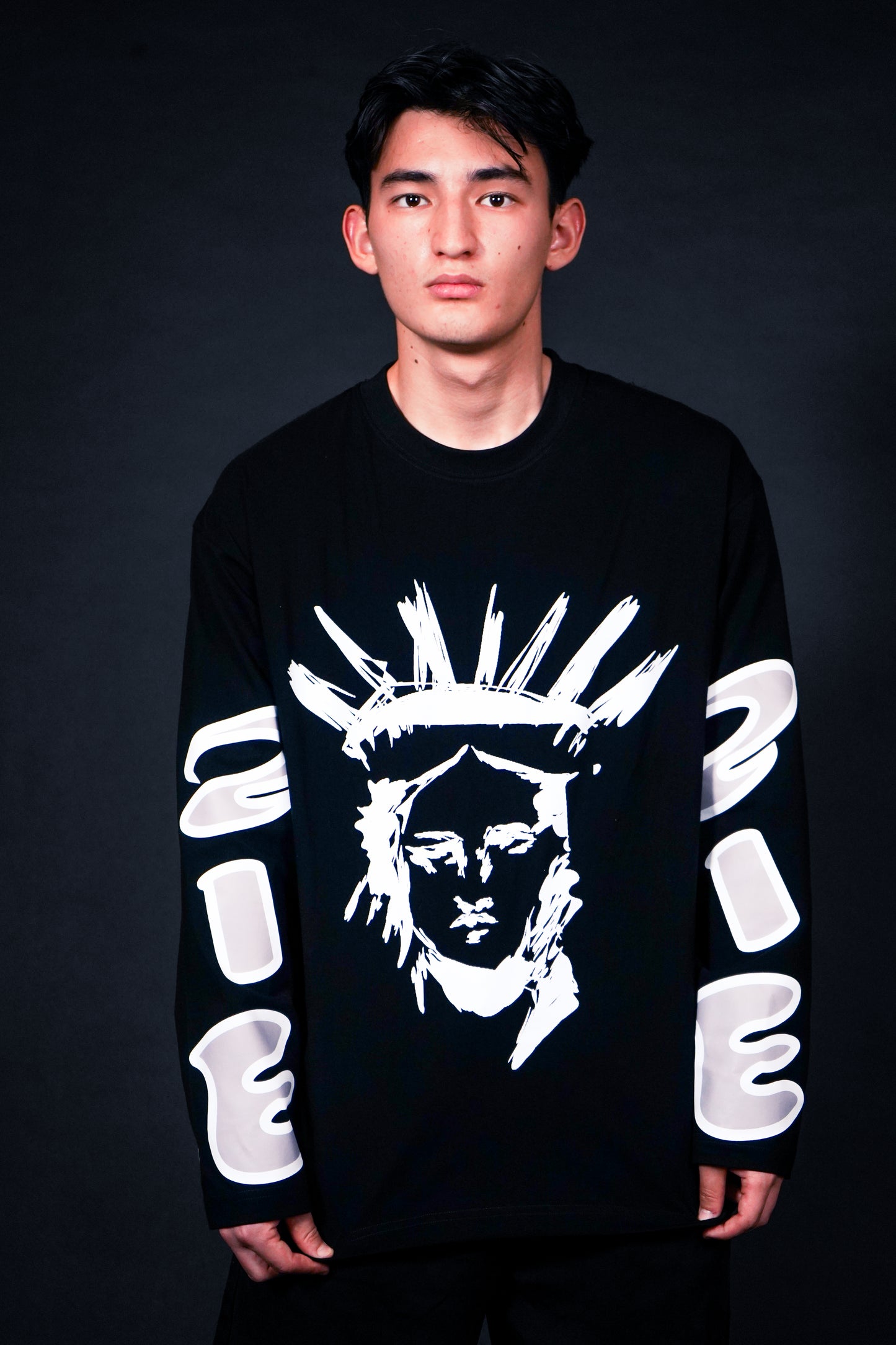 ZIE LONGSLEEVE – BUILT FROM NOTHING